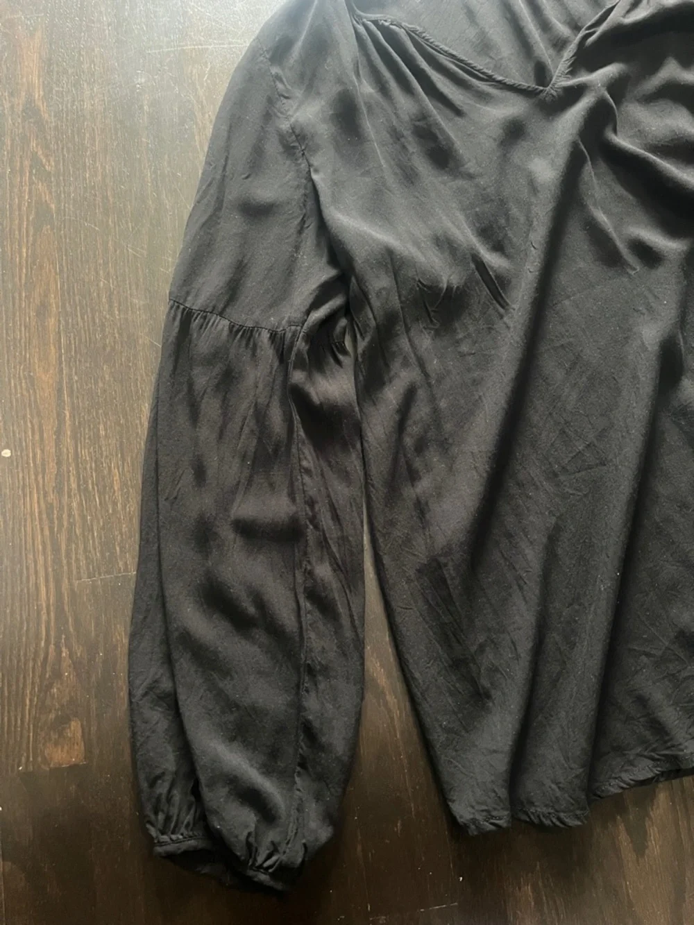 Old Navy Black V-Neck Long Sleeve Top with Gathered Neckline XL TALL - Picture 7 of 8